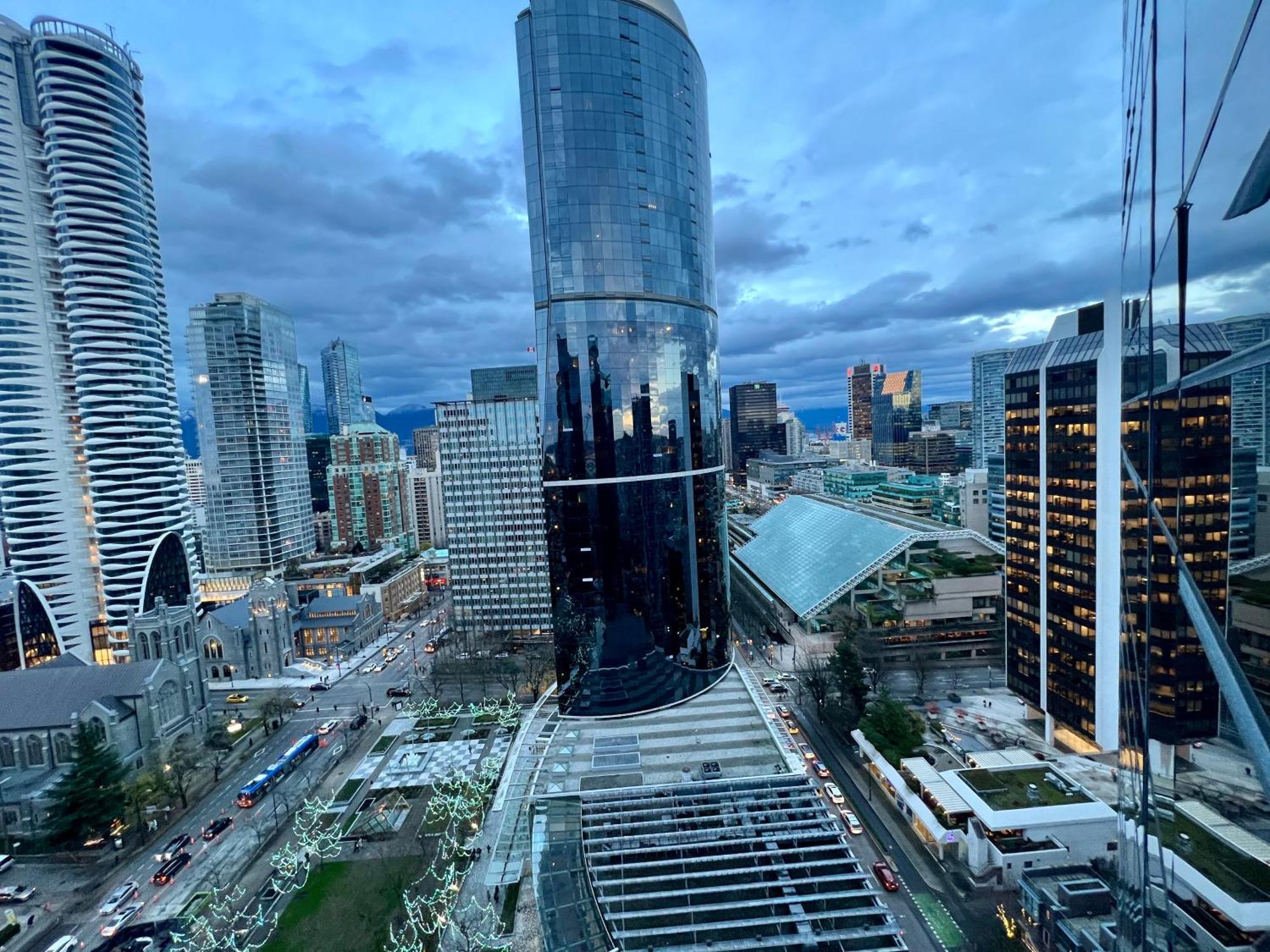 Апартаменти Stunning Skyline Views In A Cozy And Stylish Abode Ванкувер Екстер'єр фото